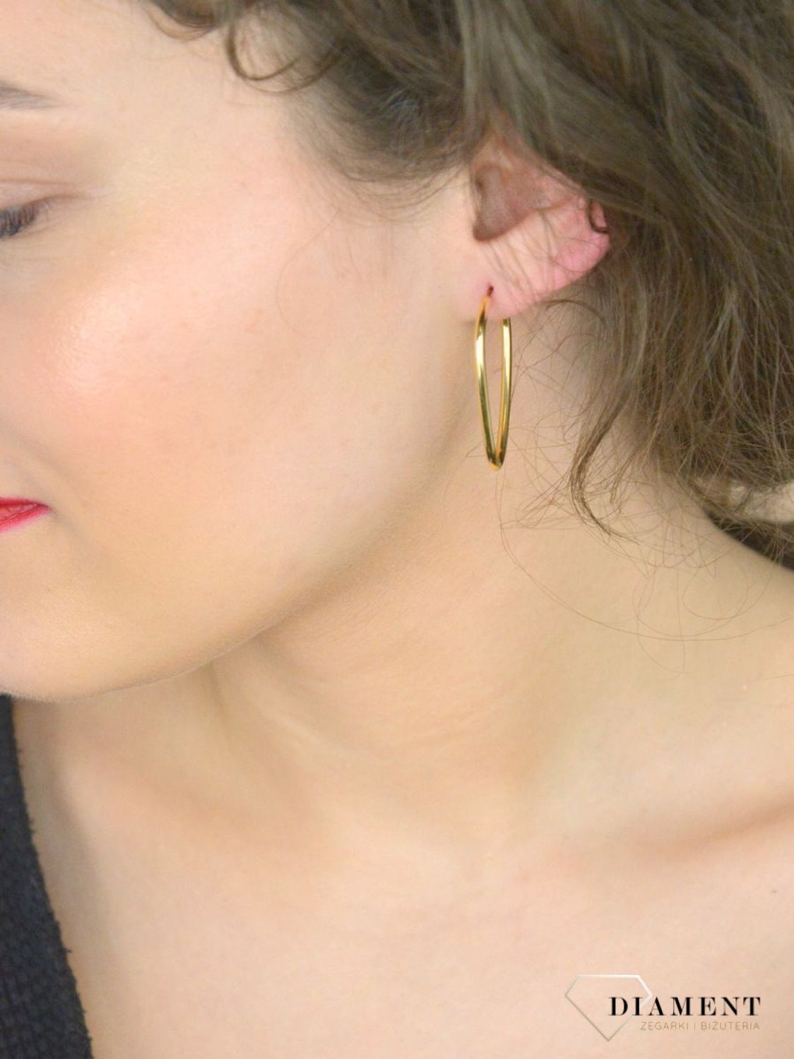 Kolczyki złote owalne pr 585, C5LBFLEX-2-BAR1 OR205574 Złote kolczyki owalne – klasyczna elegancja. Stylowe kolczyki wykonane z wysokiej jakości złota próby 585, o wadze 1,60 g. 1.jpg